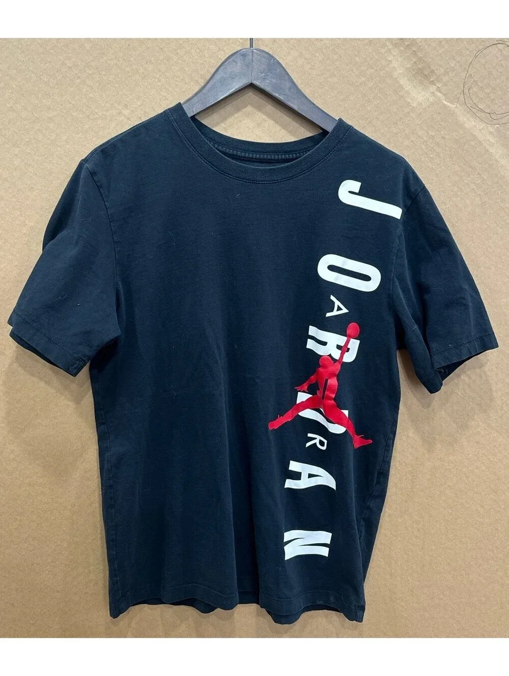 Air jordan tshirt size medium